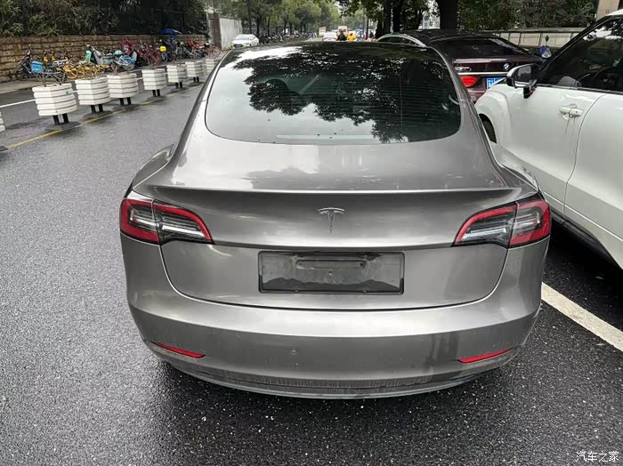 杭州出一台21款model346万公里2021年3月上