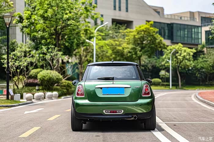 最新淘到 14年宝马mini one 1.6l 精品车况查