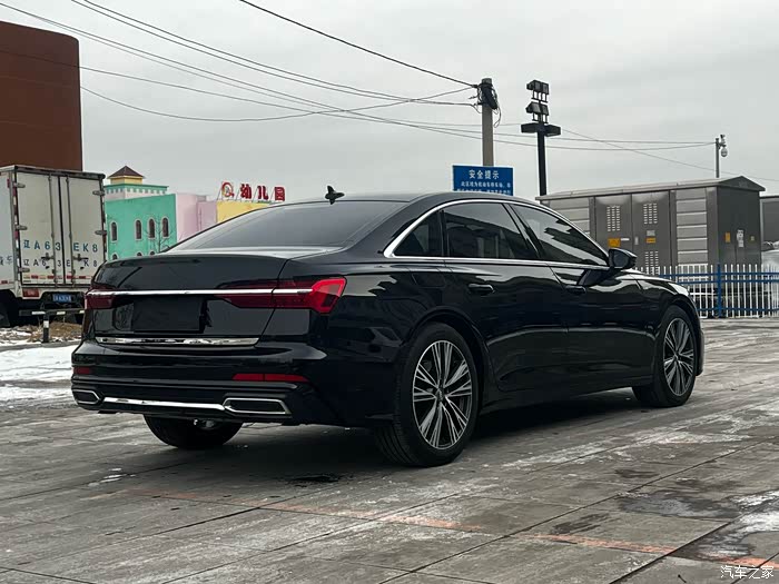 奥迪a6l2020款45tfsiquattro臻选