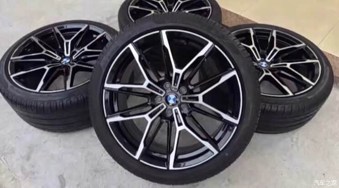 19寸最新款宝马轮毂轮胎精品套件