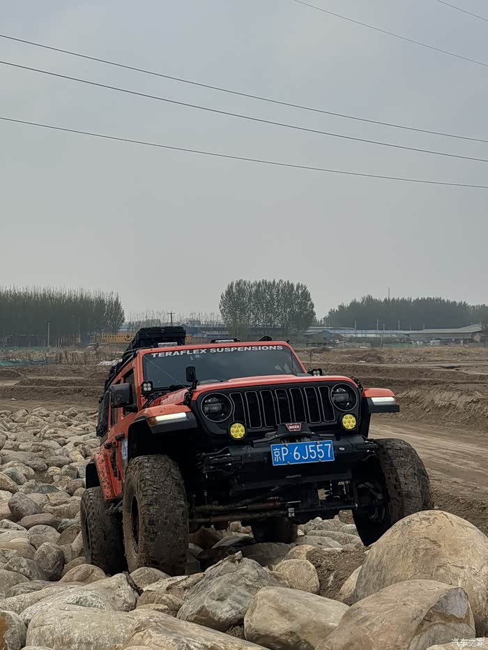 封闭越野场地打卡交叉轴炮弹坑起伏路m型障碍大泥坑