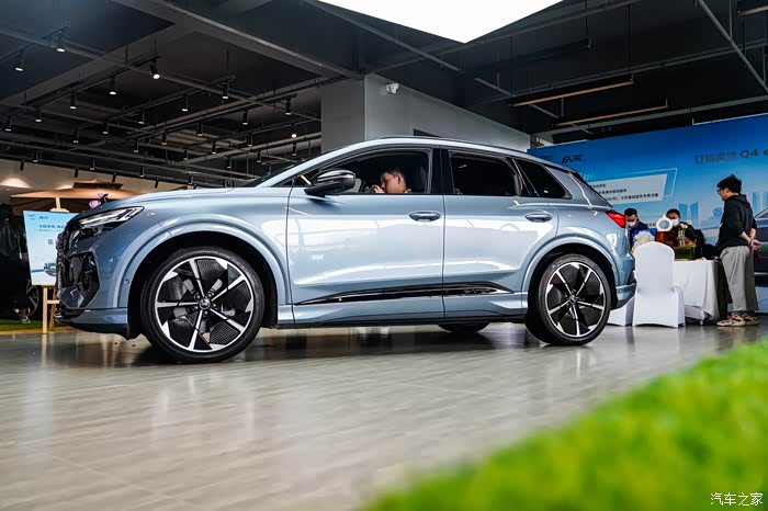 新能源挑战赛买电车最稳的选择成都空间站试驾奥迪q4etron