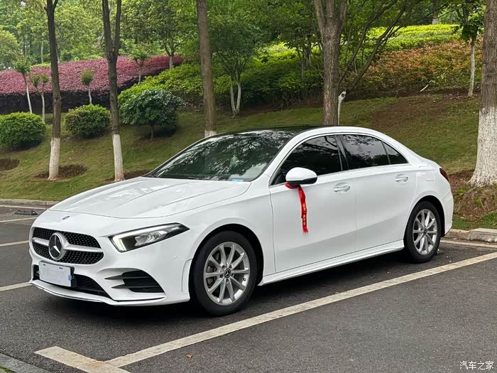 20年20款奔驰a200l运动时尚版,实表八万多公里