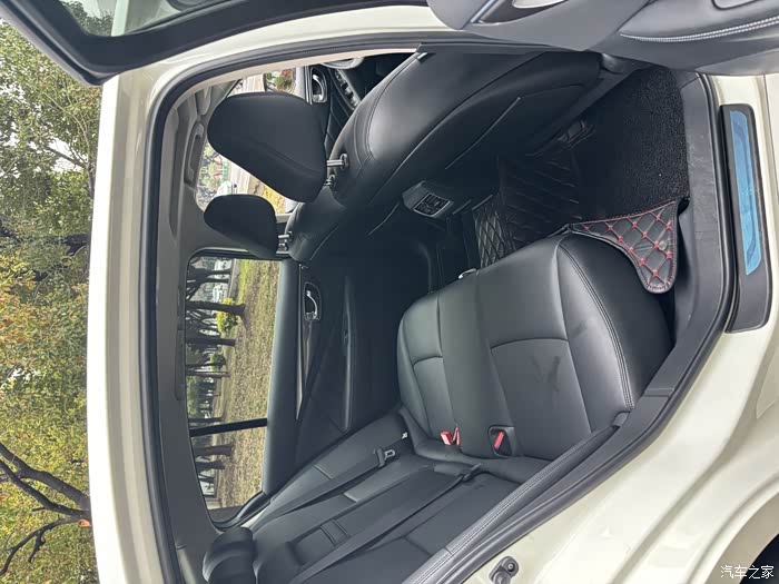 21年上牌英菲尼迪q50l目前一手车实表两万公里