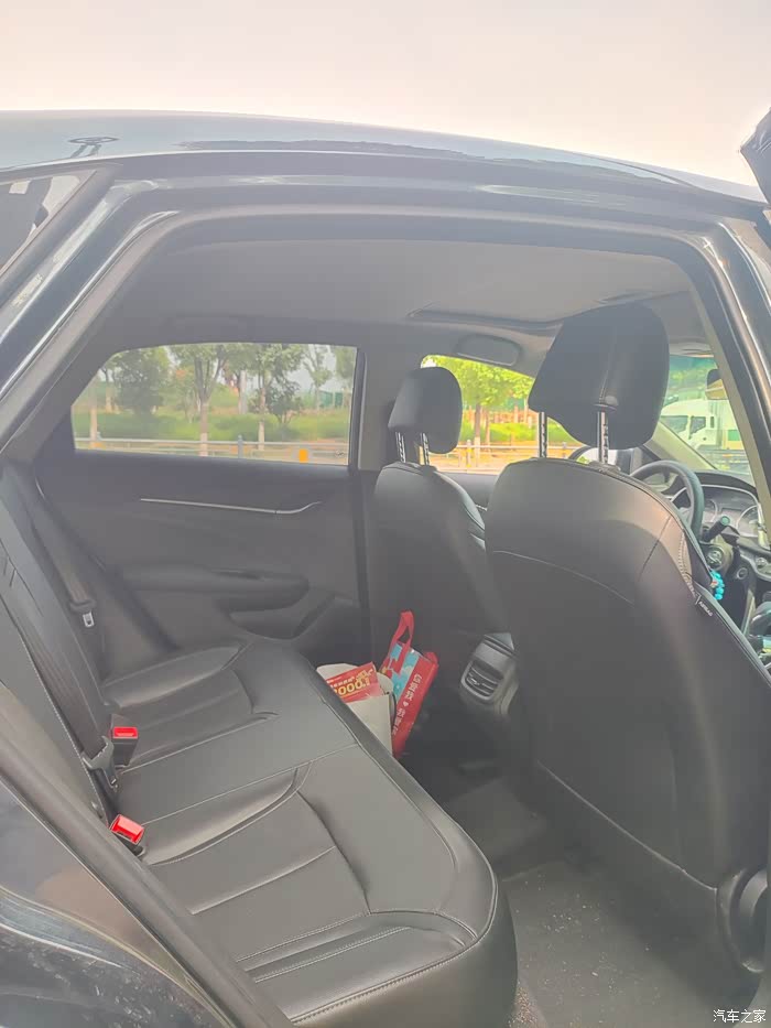 英朗 2021款 1.3t 自动轻混动精英型 个人一手 天窗