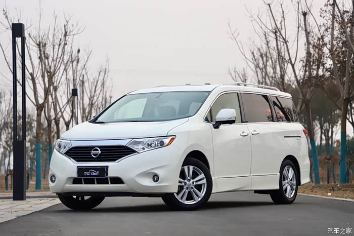 车主实拍贵人开贵士手握贵士方向盘人生之路不为难