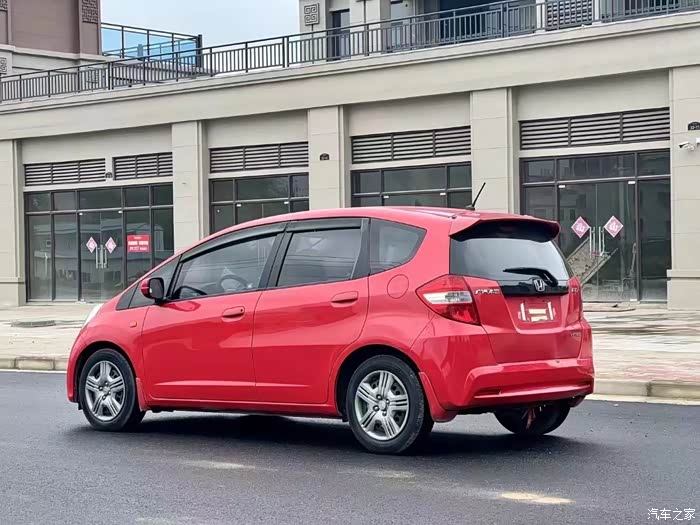 2012年10月一手车本田飞度13l自动