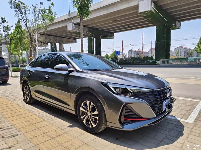 出售23年长安逸动plus