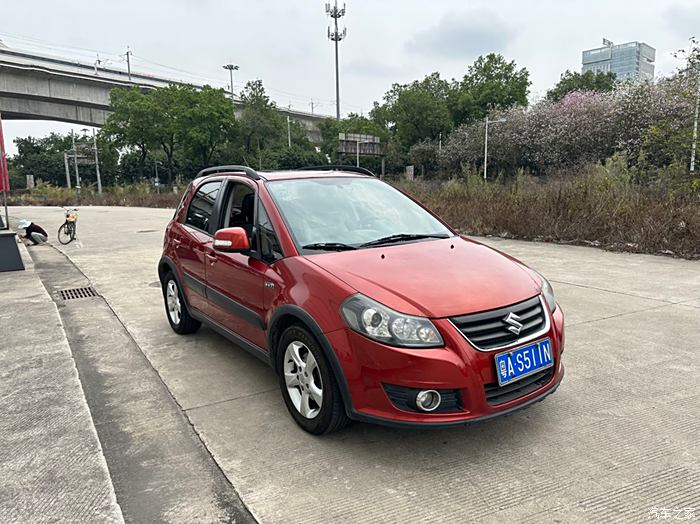 铃木汽车小suv车型 sx4图片