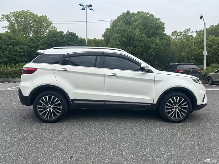 最新到店19年福特领界 配置高,仅行驶6万公里 液晶仪表,全