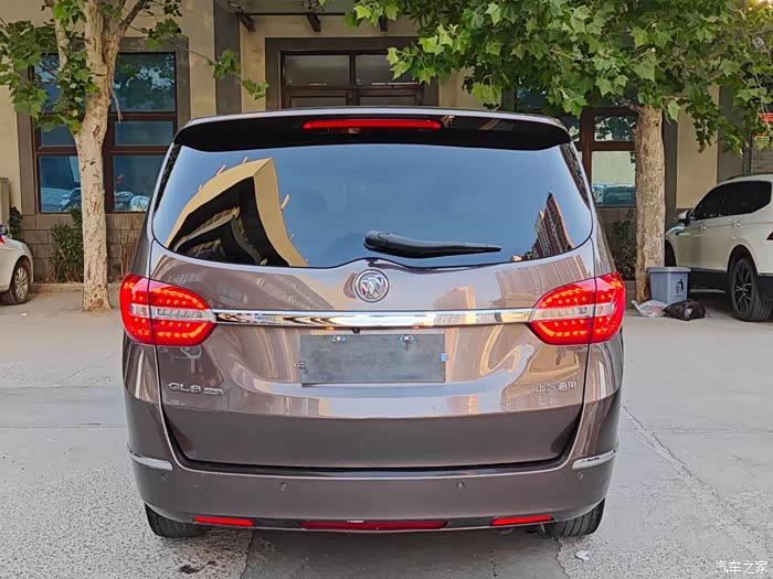 出售17年别克gl8胖头鱼