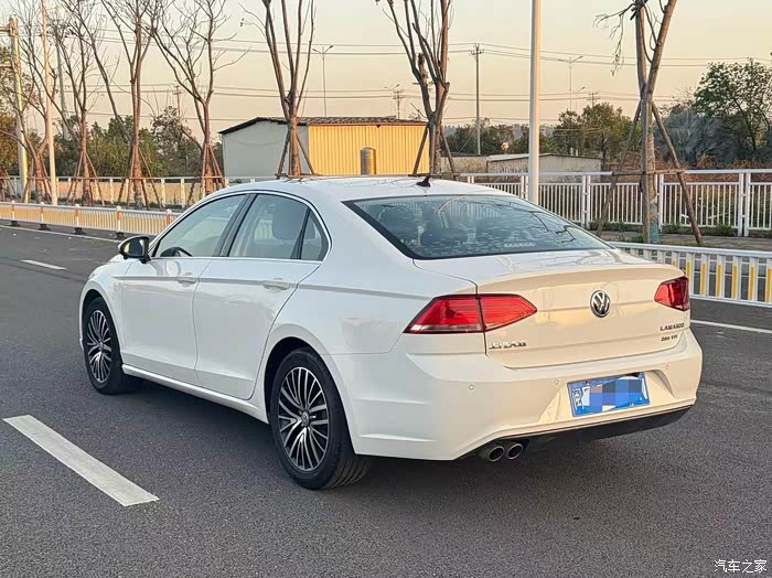 新到2017年6月大众凌渡280tsi豪华型私家一手