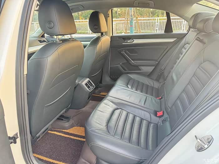 新到2017年6月大众凌渡280tsi豪华型私家一手