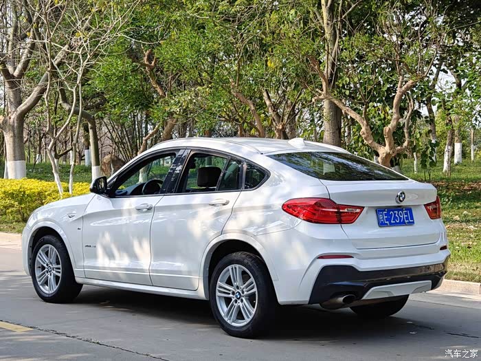 宝马x42018年1月上牌20t原版1个面喷漆