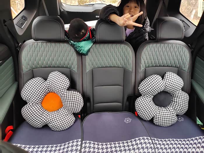 24款豪越l装饰美容分享之加装座椅垫