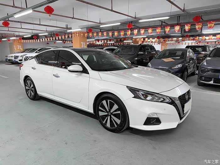 22年1月日产天籁20t智享领航版仙女姐姐一手车4万公