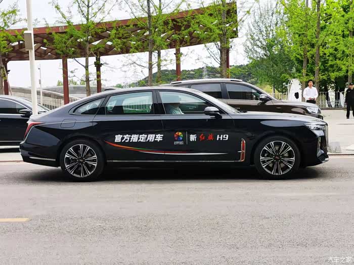 【图】中国电影节叠加中国车 buff全开红旗飘扬_红旗h9论坛_汽车之家