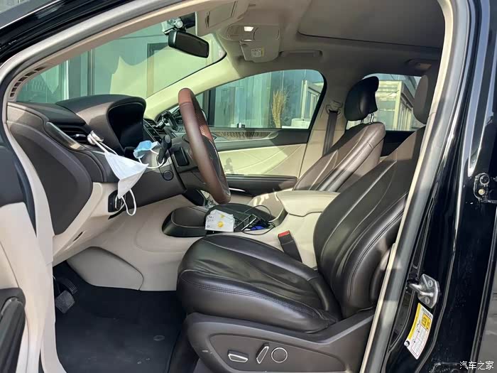 8万多的林肯mkc17年9万公里两件补漆配置亮点电