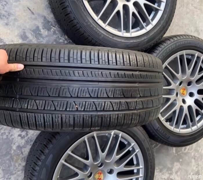 20寸保时捷卡宴轮毂轮胎精品套件感兴趣的可以来