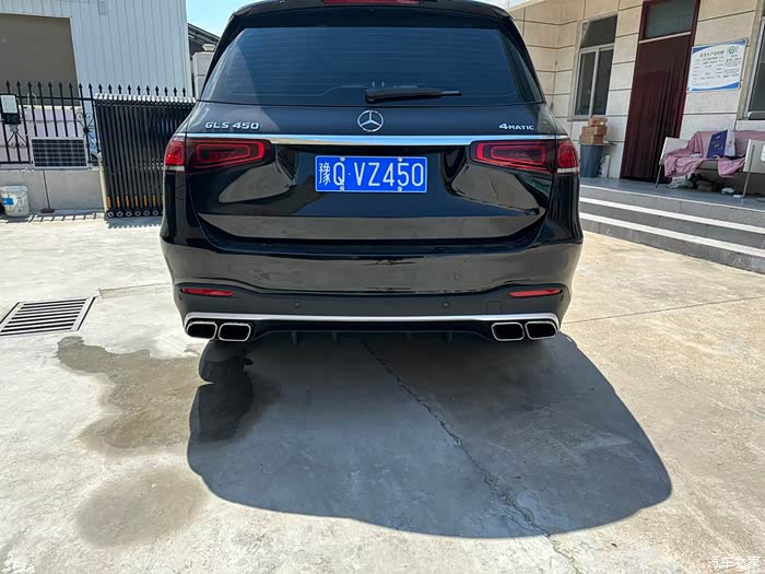 不经常开出23年奔驰gls450豪华顶配加价10万买的