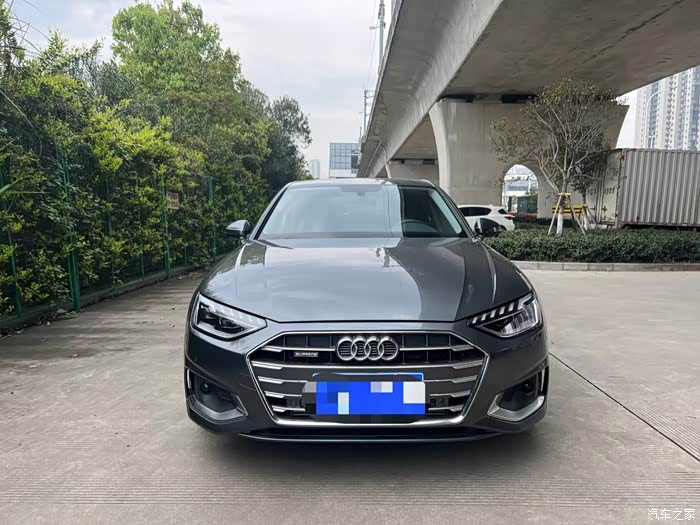 新到2023年上牌奥迪a4l豪华雅致型新车3438万高配