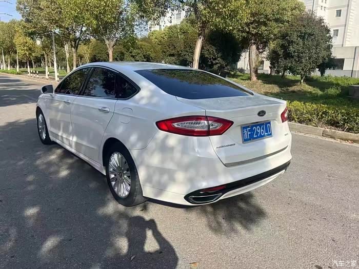 15年蒙迪欧20t豪华版一手车极品车况价格不高全款5x首