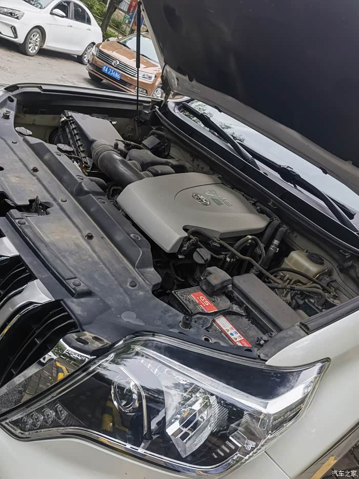 出自家一手车上下班代步17年4月中规霸道3.5tx-l 丰田