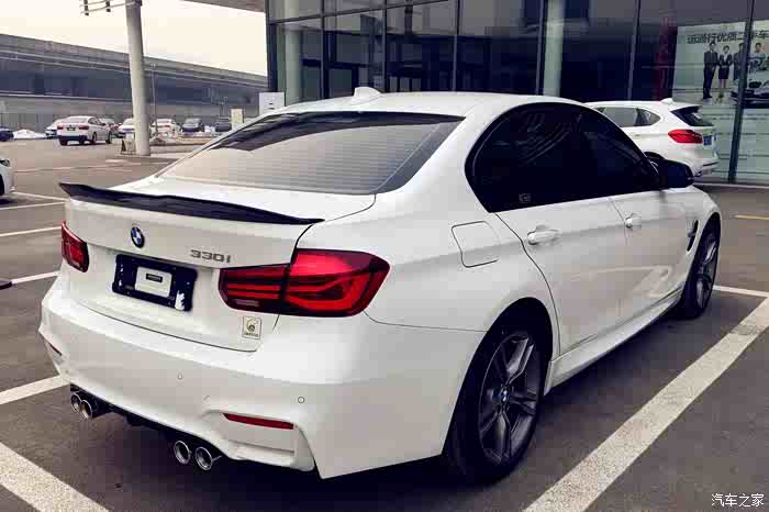 点击:>441|回复:>11宝马3系论坛>[多图]出售18款bmw330i曜夜版,致敬