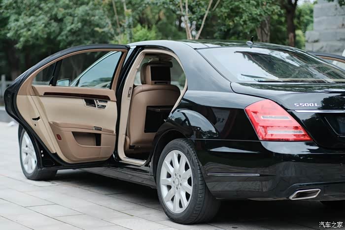 08年奔驰s500顶配四驱