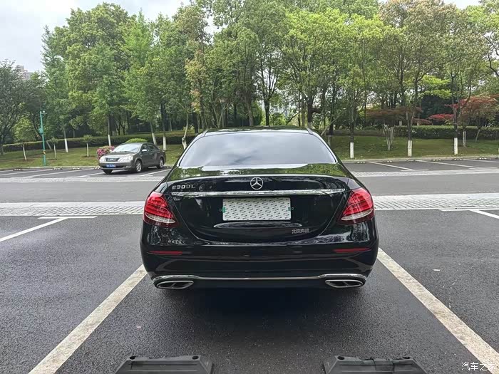 最新拿下18年18款奔驰e200l私家一手整车原版带90