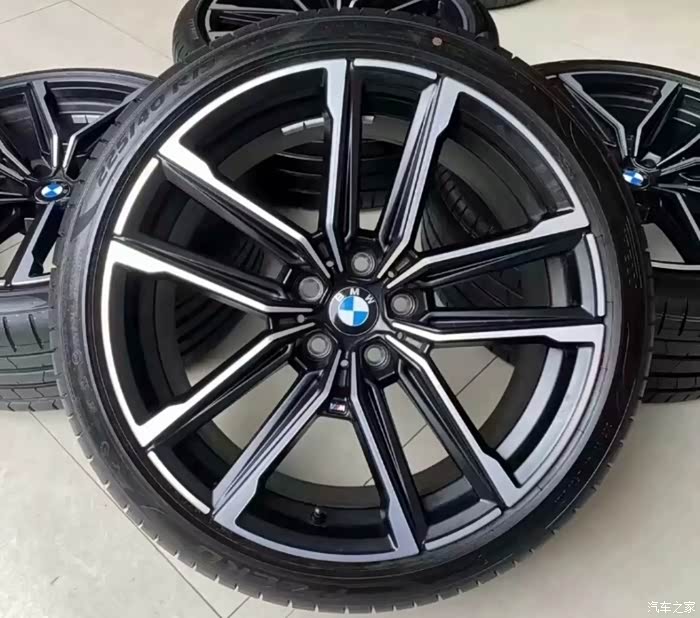 19寸宝马4系轮毂轮胎一套,中意的看过来