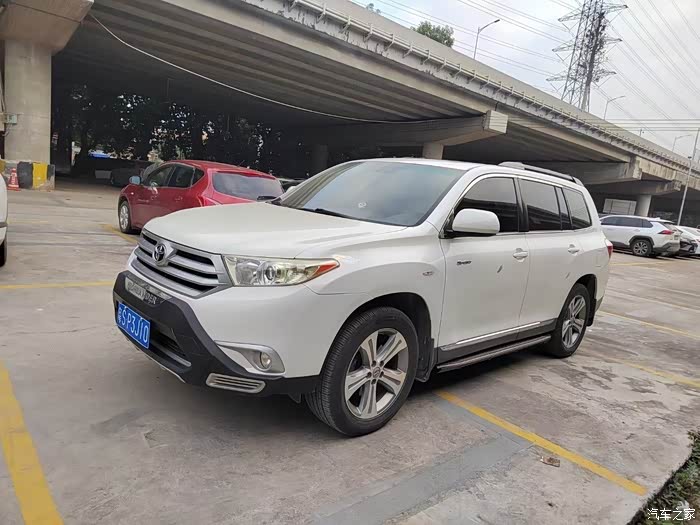 14年丰田汉兰达27l七座豪华版