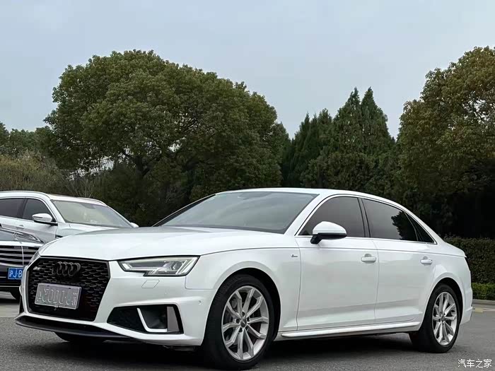 19年奥迪a4l 自动2.0t时尚 飞机档 液晶仪表 大轮毂