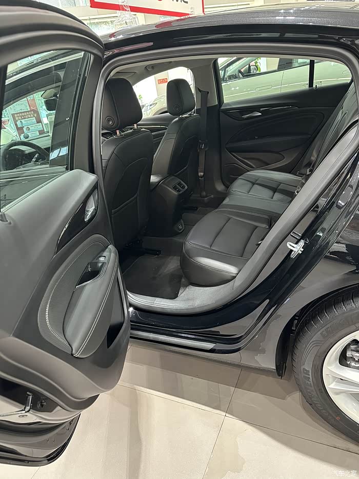 今天去4s店试驾了君威试驾君威车后的感受可能因人而异君威