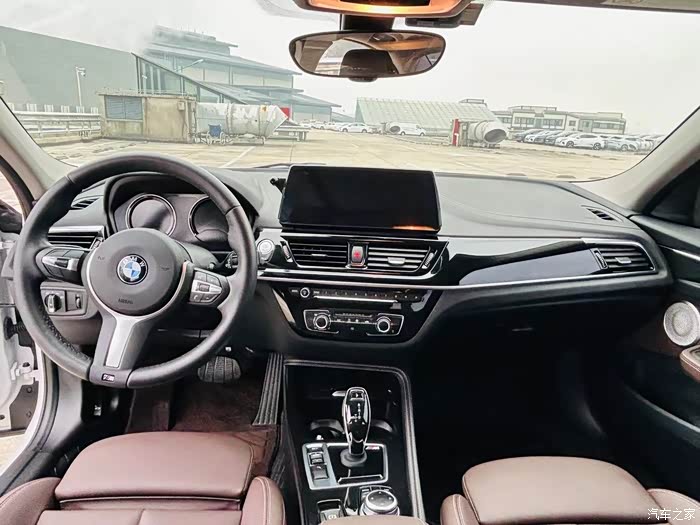 23年宝马120m耀夜一手车高配原版原漆带车衣1w多公