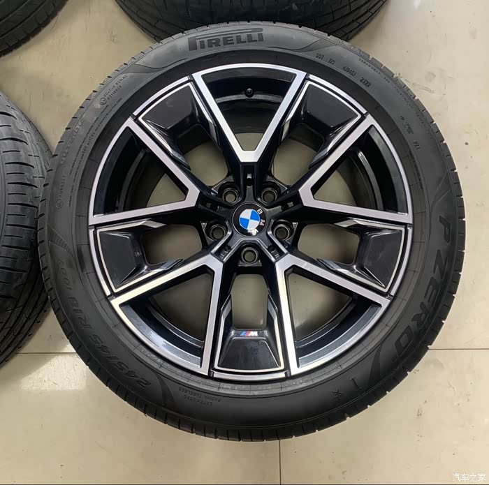 18寸宝马i4轮毂轮胎一套原厂正品