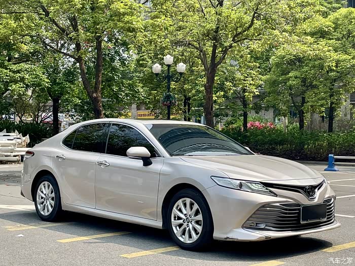 2018年上牌凯美瑞佛山一手车20g豪华版6at手自