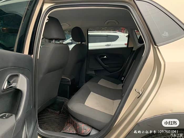 2017年12月大众polocorss版14l手动动