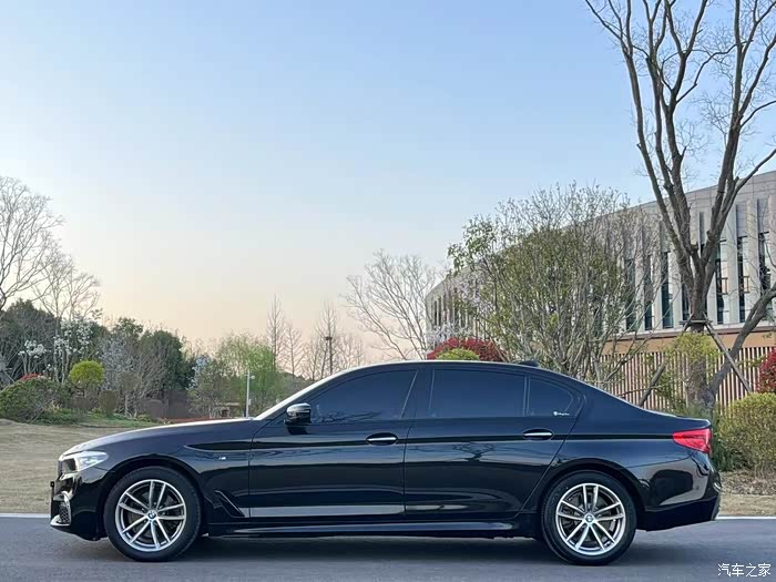 18年宝马525lim运动套件版仅52万公里全车原版