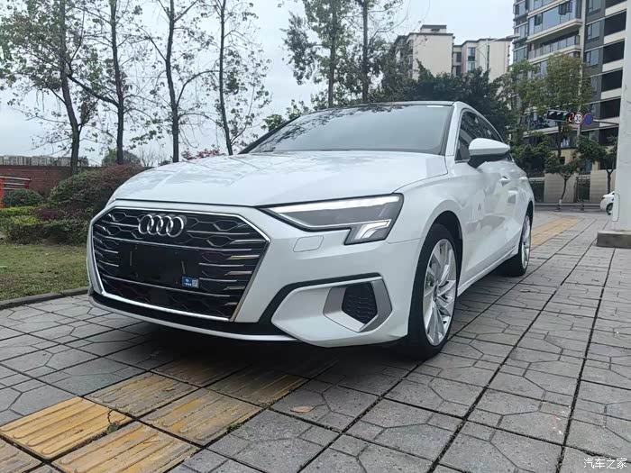 精品奥迪a3三厢出售22款奥迪a335tfsi时尚致雅型