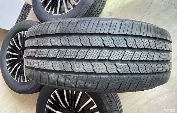 20寸日产途乐轮毂轮胎一套喜欢的看过来