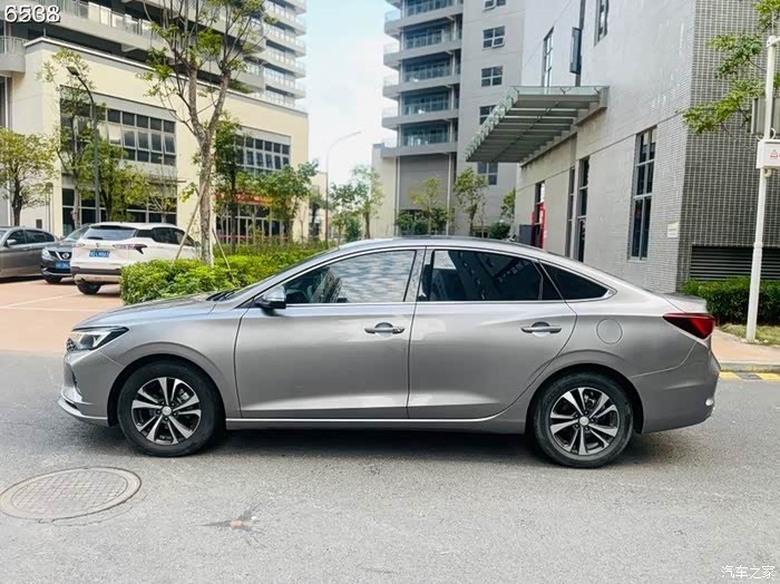 29820年10月新款长安逸动plus蓝鲸ne旗舰版