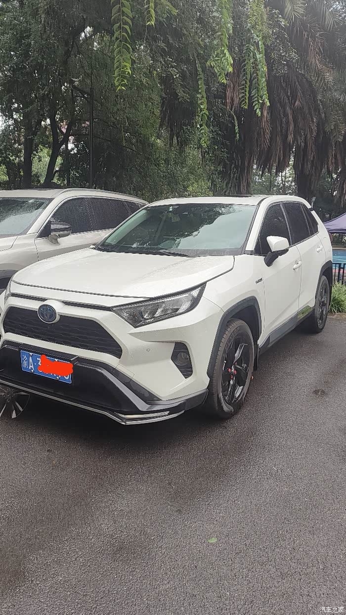 准新车割爱,20款丰田荣放rav4 2.5l双擎四驱精英版