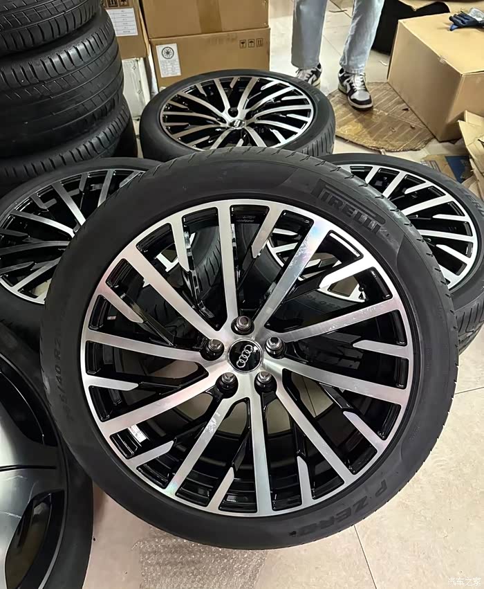 20寸奥迪a8原厂轮毂轮胎一套,感兴趣的来