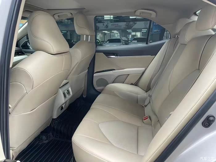 19年7月丰田凯美瑞2.0g豪华版,一手车4.3万公里,全车