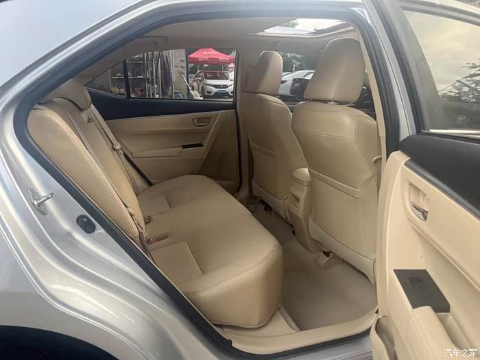 丰田卡罗拉14款1.8l cvt至高版,14年7月上牌全程行