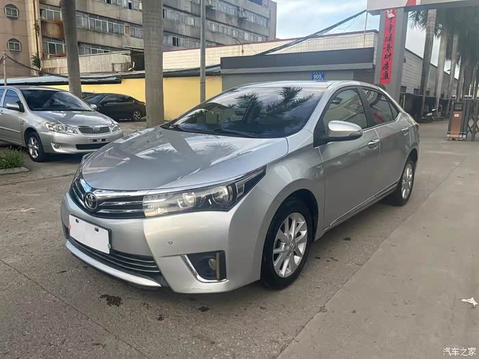 丰田卡罗拉14款1.8l cvt至高版,14年7月上牌全程行