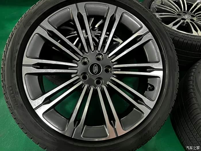 23寸路虎揽胜原厂原装轮毂轮胎,有意向的了解一下