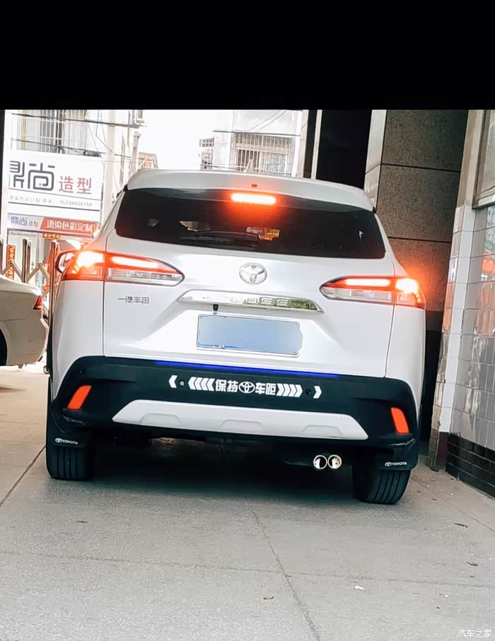 【图】亮了亮了，后尾灯改装亮起状态挺漂亮_卡罗拉锐放论坛_汽车之家论坛