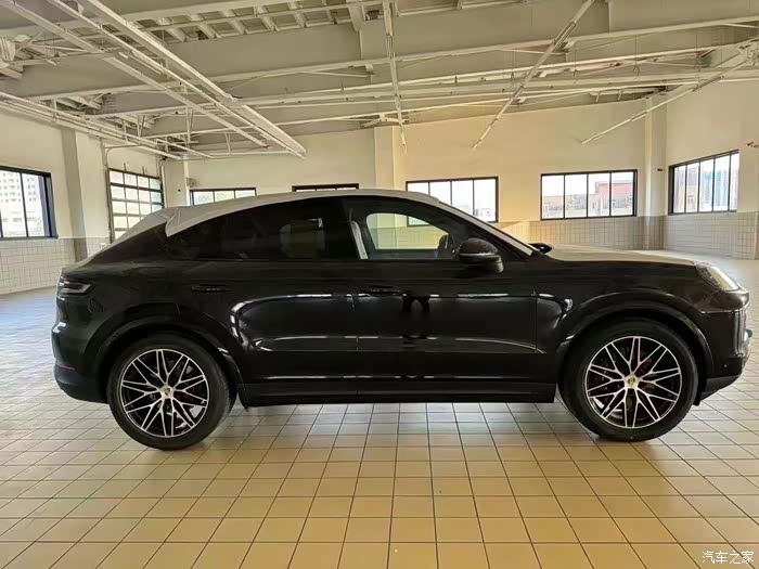 24款卡宴coupe 晶石黑/黑红 87折,喜欢您带走